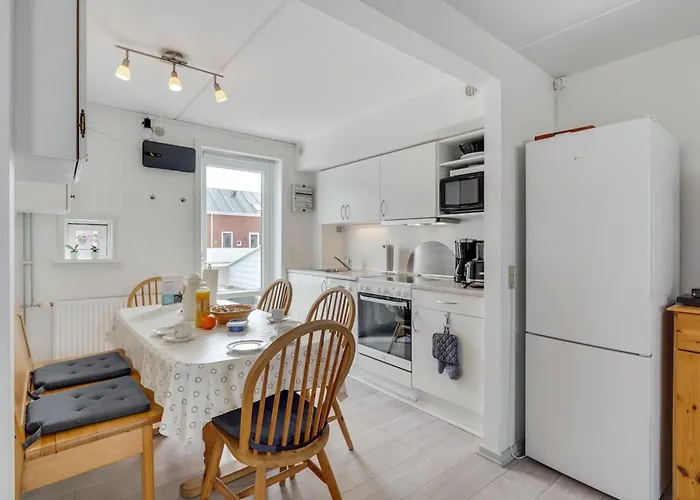 Mariam - 2-3km From The Sea By Interhome